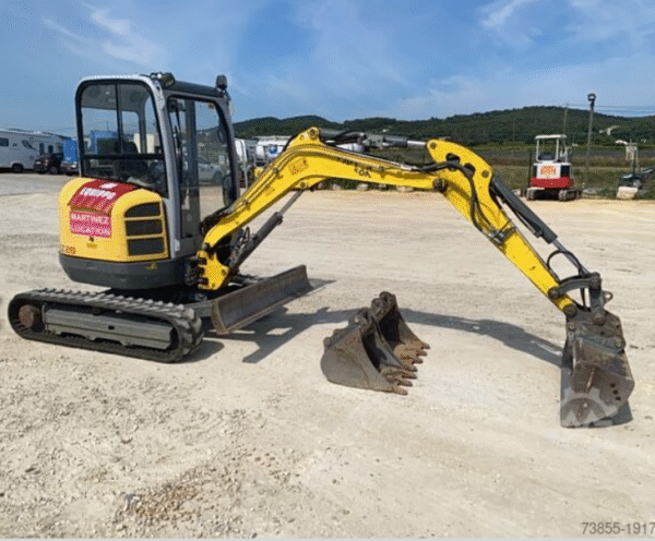 Capture d'écran 2025-05-18 113939 Wacker Neuson EZ28 with 3 buckets